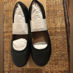 New in box Lucky flats. Womens size 7 1/2. Color - Black